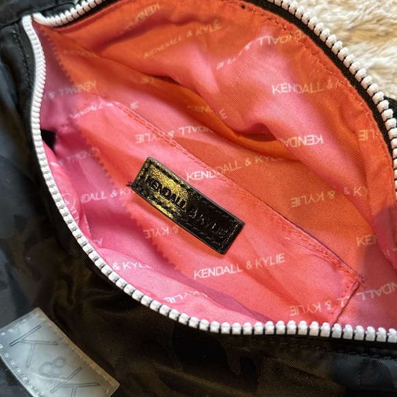 Kendall + Kylie Fanny pack/ Belt bag - Picture 3 of 3